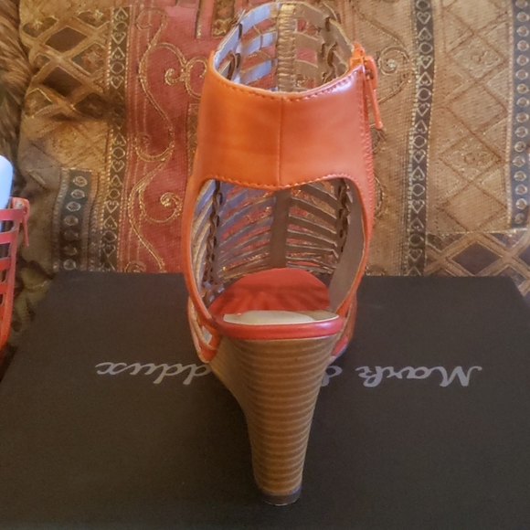 Shoes - Picture 4 of 4